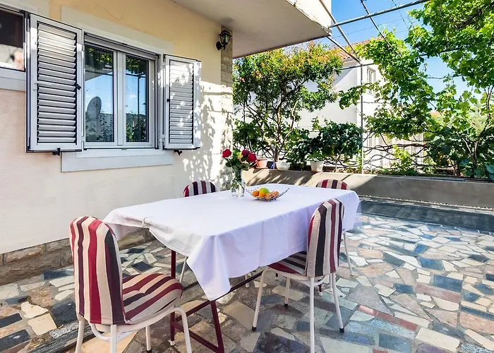 Prkacin Appartamento Traù